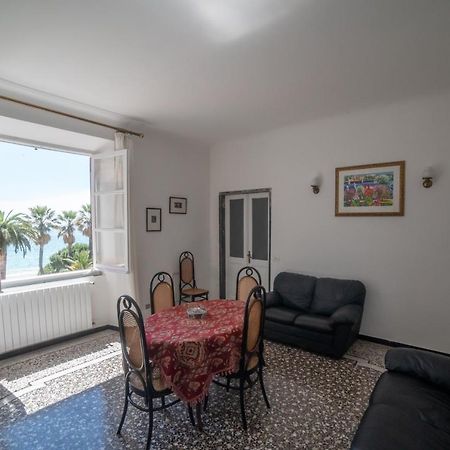La Spagnuola - Villa Cinquecentesca Sul Mare Con Parco Privato Savona Exterior foto