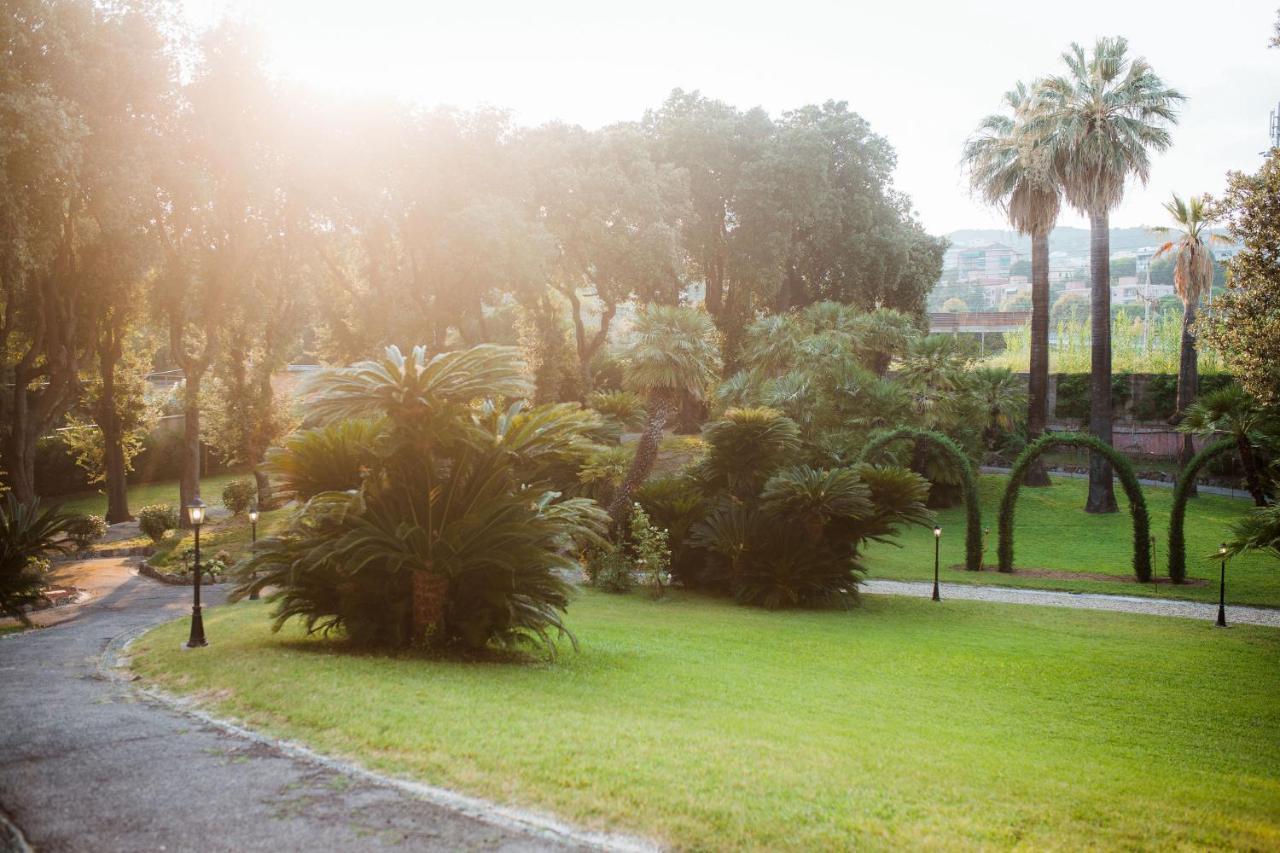 La Spagnuola - Villa Cinquecentesca Sul Mare Con Parco Privato Savona Exterior foto